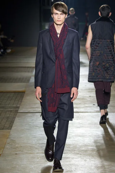Look 37